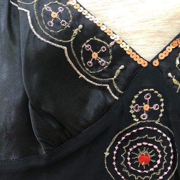 Unique Stunning Black Top - Picture 5 of 7